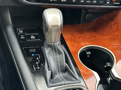 Used 2019 Lexus RX 350L w/ Premium Package image 25