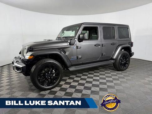Used 2025 Jeep Wrangler Unlimited Sahara AWD/4WD image 1