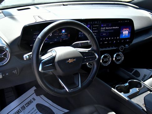 Used 2024 Chevrolet Blazer EV LT AWD/4WD image 14