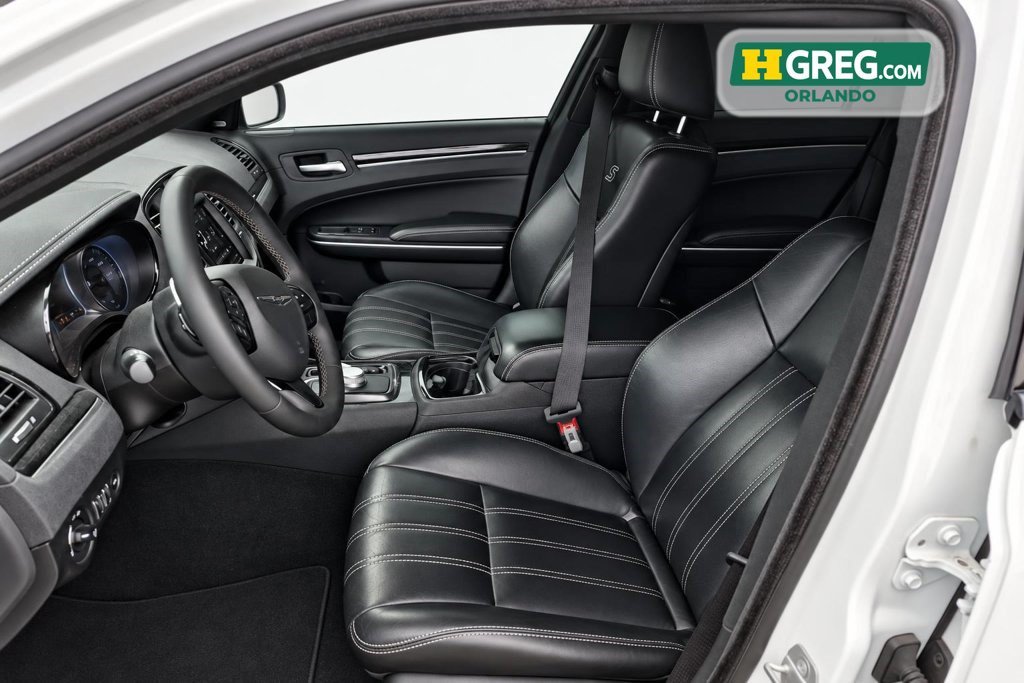 Used 2022 Chrysler 300 S RWD image 8