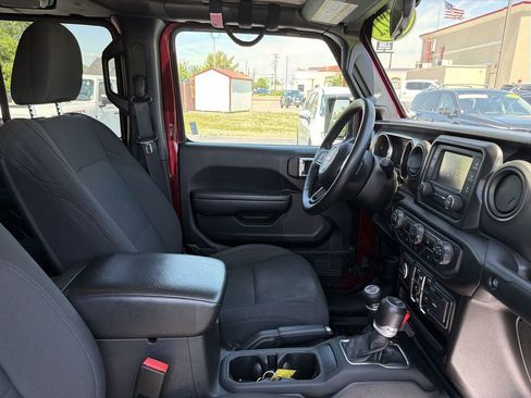 Used 2021 Jeep Gladiator Sport AWD/4WD image 15
