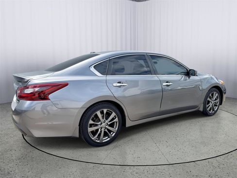 Used 2018 Nissan Altima 2.5 SR w/ SR Special Edition FWD image 7