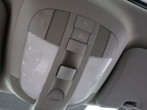 Used 2011 Mercedes-Benz GL 450 4MATIC image 40