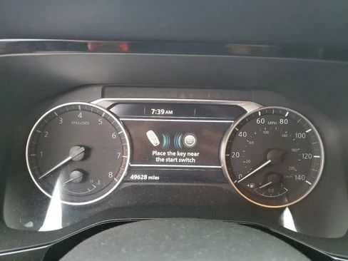 Used 2024 Nissan Pathfinder SV image 9