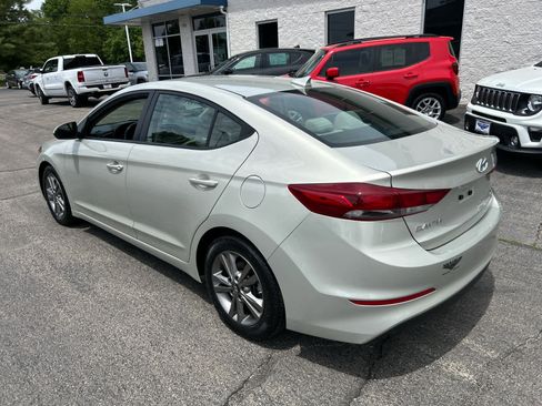 Used 2018 Hyundai Elantra SEL w/ Cargo Package FWD image 5
