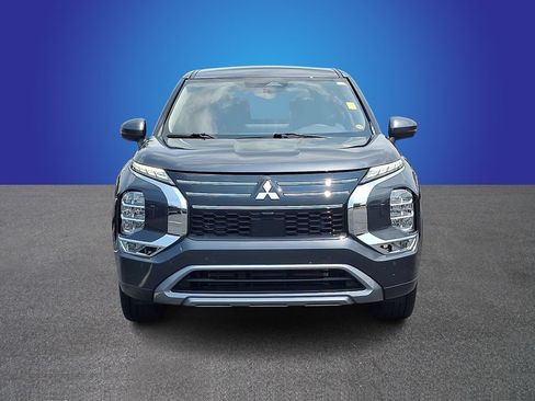 Used 2025 Mitsubishi Outlander SE AWD/4WD image 2