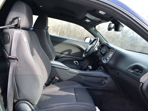 Used 2016 Dodge Challenger SXT image 25