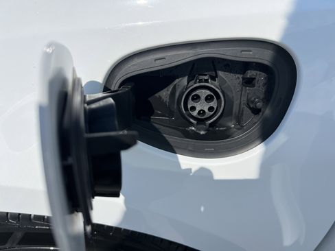 Used 2019 Chrysler Pacifica Limited w/ Advanced Safetytec Group image 28