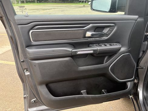 Used 2023 RAM 1500 Laramie AWD/4WD image 3