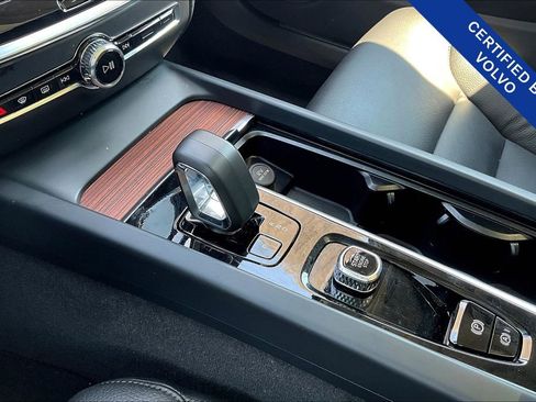 Certified 2024 Volvo V60 B5 Cross Country Plus image 18