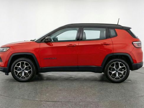 Used 2025 Jeep Compass Limited AWD/4WD image 5