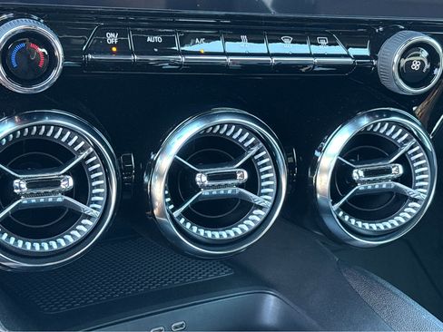 New 2025 Chevrolet Blazer EV LT image 11