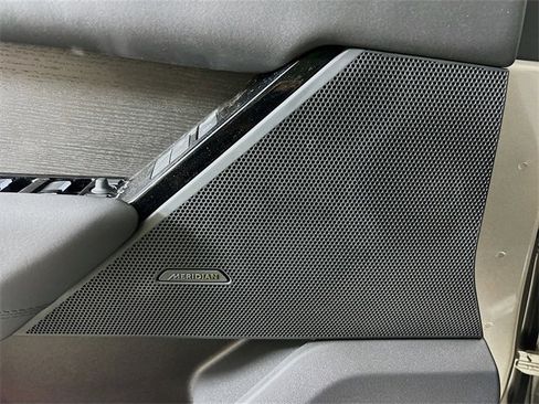 New 2026 Land Rover Range Rover Velar Dynamic SE image 20