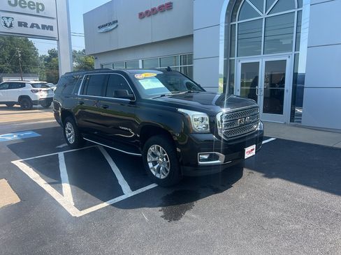 Used 2020 GMC Yukon XL SLT AWD/4WD image 1