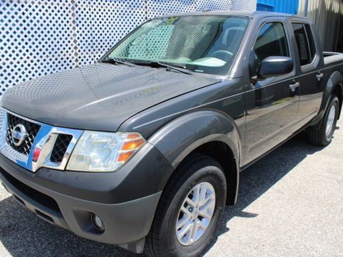 Used 2015 Nissan Frontier SV w/ SV Value Truck Package RWD image 28