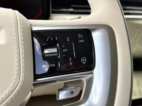 New 2026 Land Rover Range Rover SE image 28