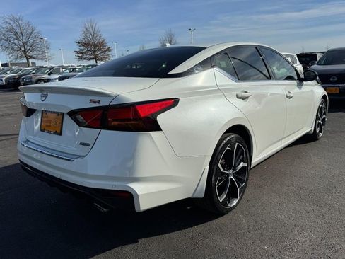 Used 2023 Nissan Altima 2.5 SR image 3