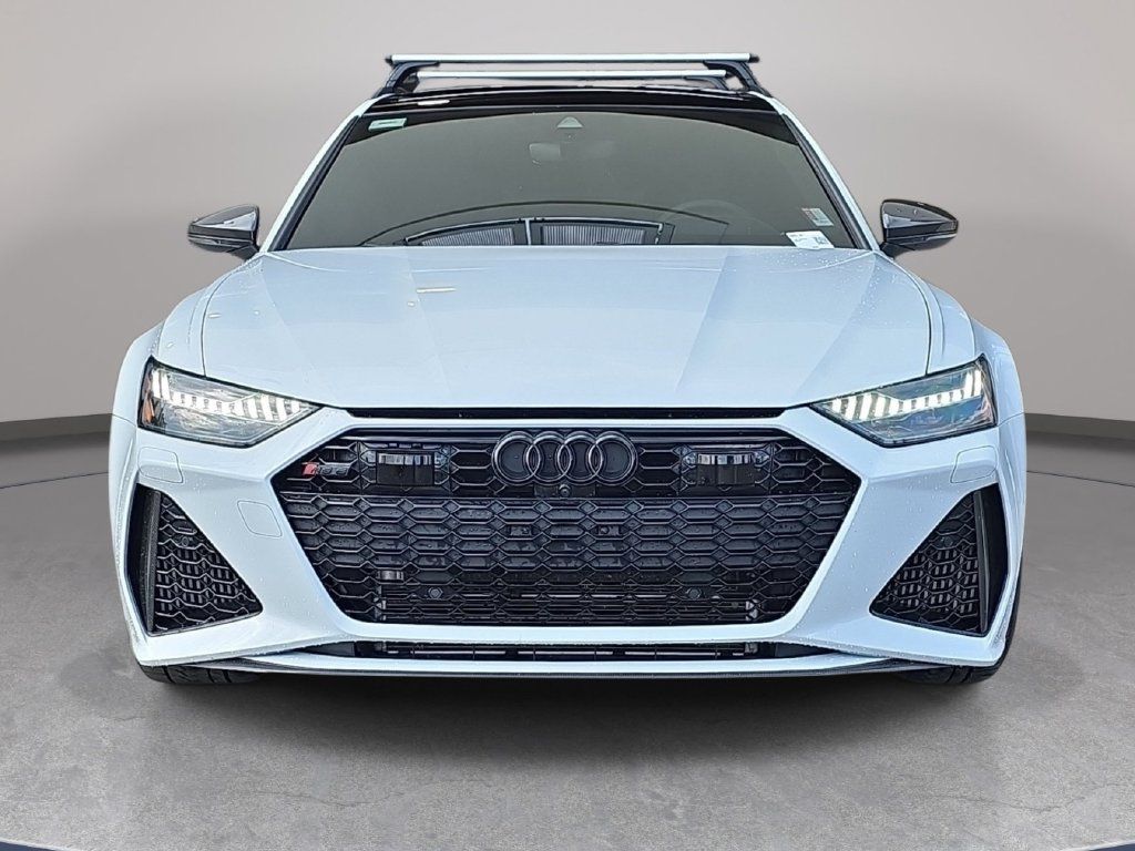 Used 2022 Audi RS 6 w/ Carbon Optic Package AWD/4WD image 3