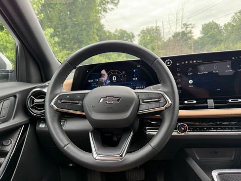 New 2025 Chevrolet Equinox ACTIV w/ Safety and Technology Package image 75