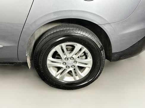 Used 2020 Buick Enclave Essence w/ Sound and Sites Package FWD image 11
