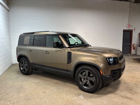 Used 2026 Land Rover Defender 110 S AWD/4WD image 5