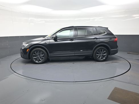 Used 2023 Volkswagen Tiguan SE w/ Panoramic Sunroof Package AWD/4WD image 6