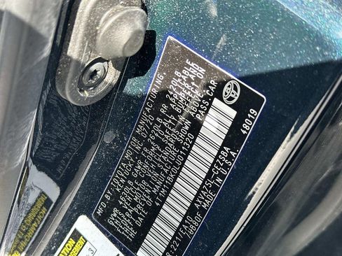 Used 2020 Toyota Camry SE w/ Cold Weather Package image 18