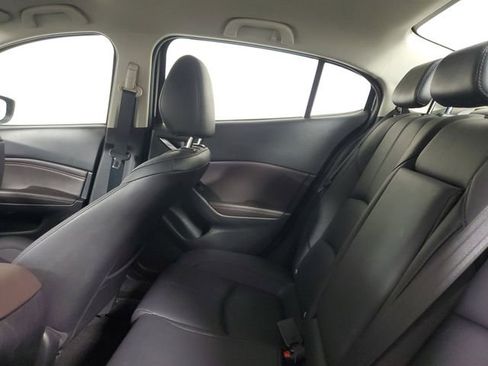Used 2018 MAZDA MAZDA3 Touring image 11