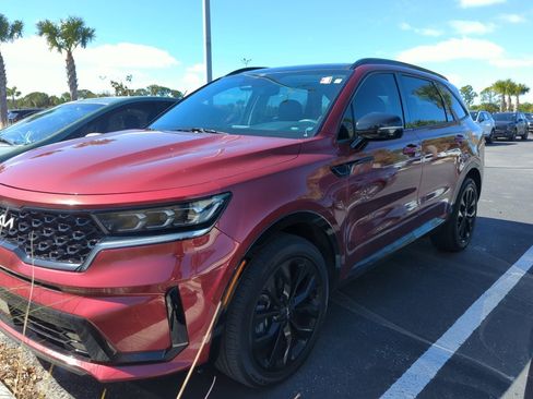 Certified 2022 Kia Sorento SX image 3