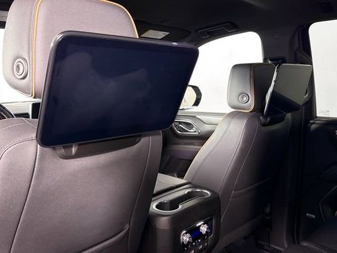 Used 2024 GMC Yukon XL AT4 w/ Technology Package image 27