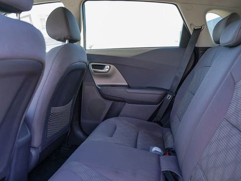 Certified 2022 Kia Niro LX image 19