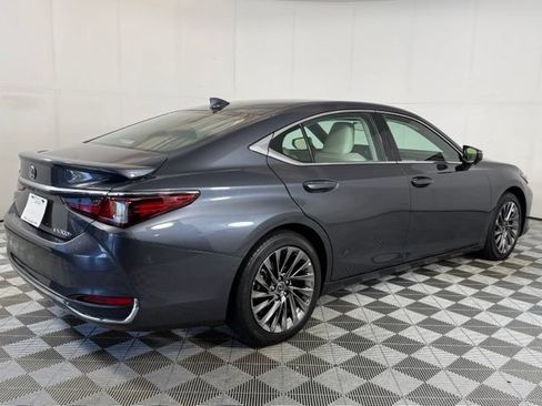 Used 2025 Lexus ES 300h w/ Technology Package FWD image 9