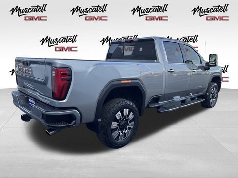 Used 2024 GMC Sierra 3500 Denali w/ Technology Package image 5