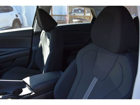 New 2026 Hyundai Elantra SE image 25