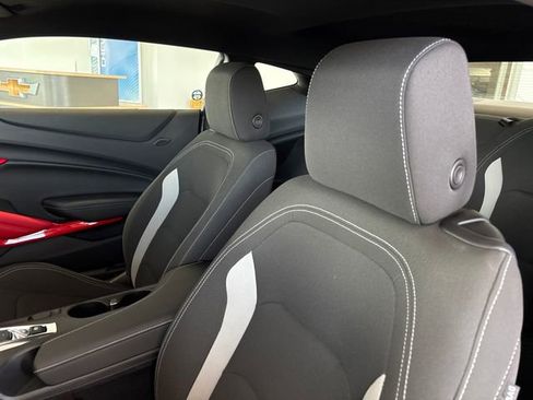 Used 2022 Chevrolet Camaro LT RWD image 10
