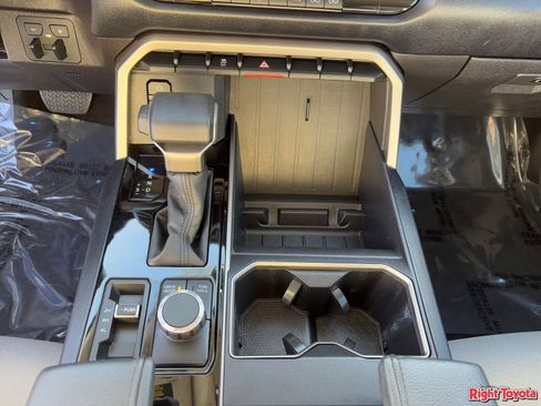 Used 2024 Toyota Tundra SR5 w/ SR5 Convenience Package AWD/4WD image 28