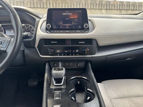 Used 2025 Nissan Rogue SV FWD image 20
