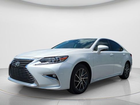 Used 2018 Lexus ES 350 w/ Luxury Package w/Wood Trim FWD image 1