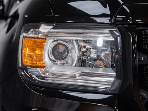 Used 2022 GMC Canyon Elevation w/ Elevation Premium Package RWD image 12