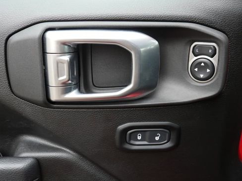 Used 2024 Jeep Wrangler Sport S image 13