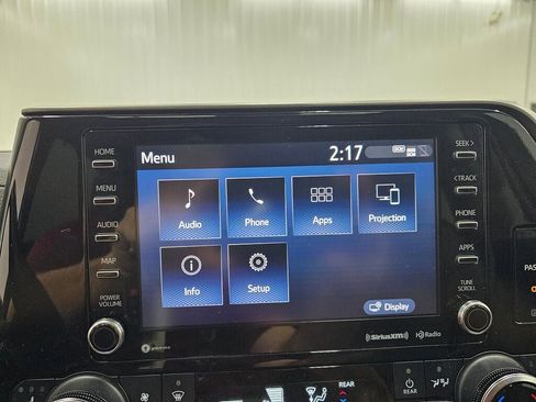 Used 2022 Toyota Highlander XLE image 27