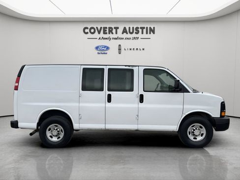 Used 2011 Chevrolet Express 2500 Work Van image 3