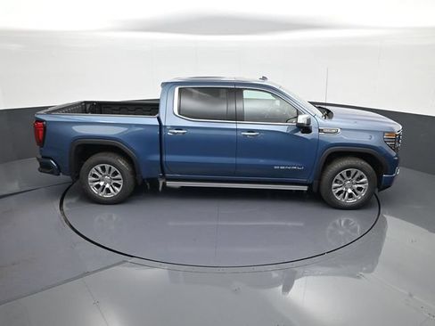 Used 2025 GMC Sierra 1500 Denali AWD/4WD image 16
