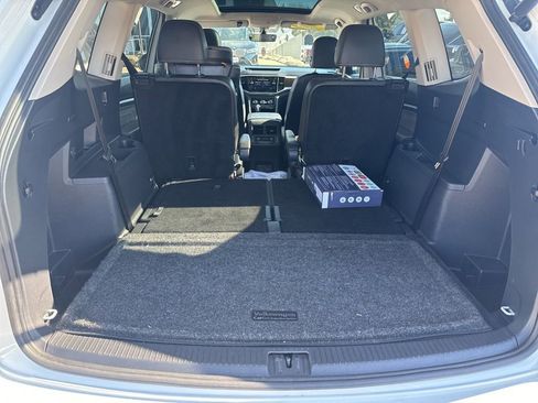Used 2023 Volkswagen Atlas SE w/ Panoramic Sunroof Package image 6