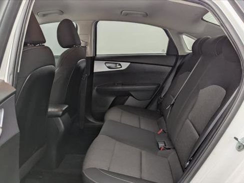 Used 2022 Kia Forte LXS FWD image 17