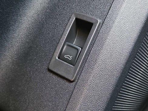 New 2025 Audi SQ5 Premium Plus image 22