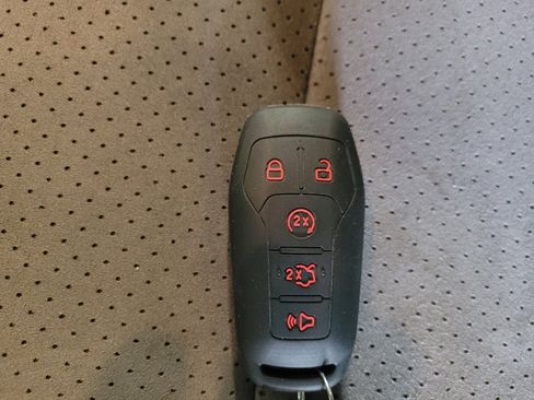 Used 2017 Ford Explorer XLT w/ Equipment Group 202A image 32