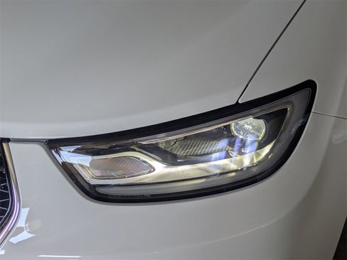 New 2026 Chrysler Pacifica Select image 10