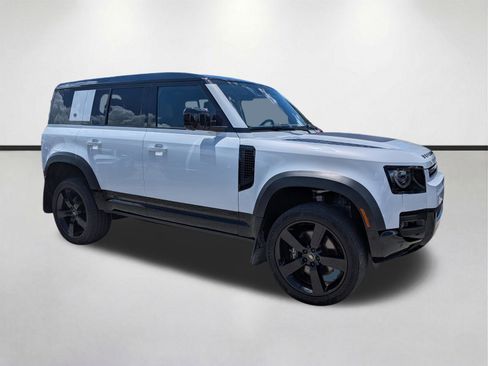 Used 2023 Land Rover Defender 110 V8 AWD/4WD image 2