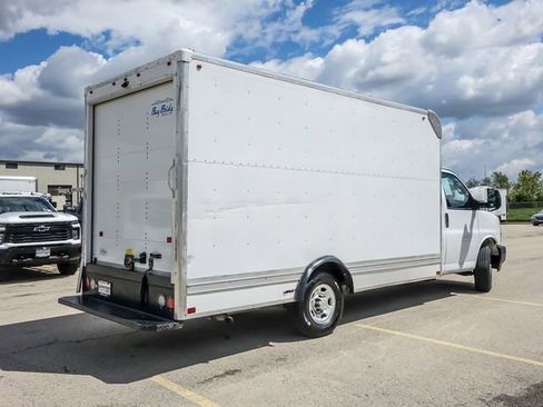 Used 2022 Chevrolet Express 3500 w/ Driver Convenience Package RWD image 8